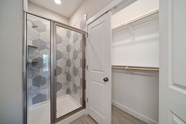 Building Photo - BEAUTIFUL TOWNHOME FOR RENT IN RICHLAND HI...