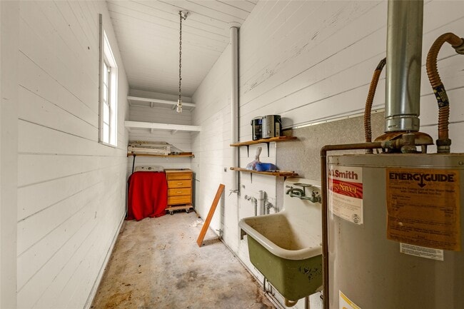 Building Photo - 2527 Avenue G