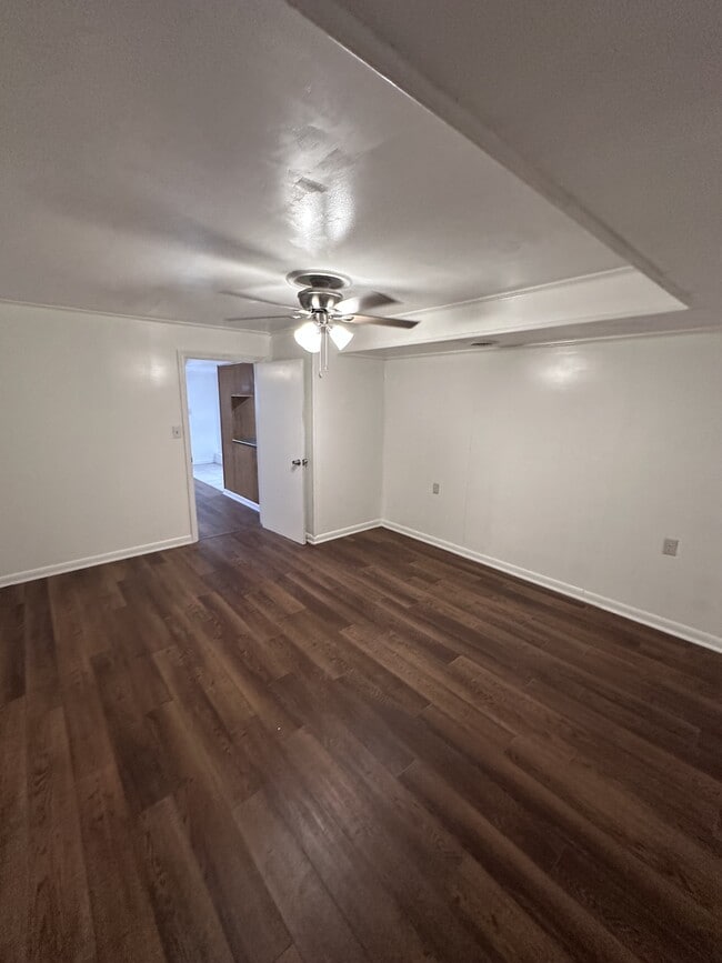 Building Photo - 638 Oakland Dr