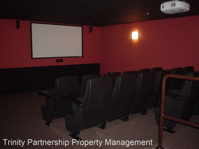 Building Photo - 902 NE 43rd St
