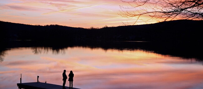 Building Photo - Beautiful home includes membership to highly sought after Shongum Lake!!!