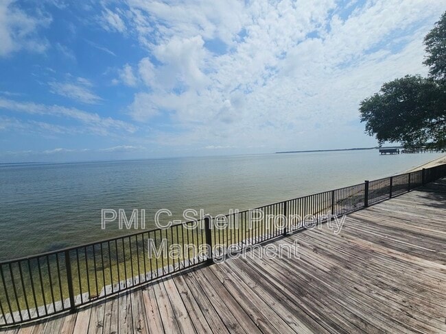 Building Photo - 90 Baybridge Dr