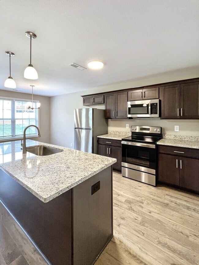 Building Photo - 137 Ardell Dr