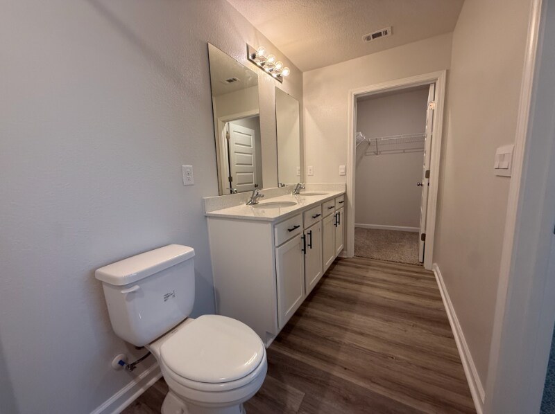 Building Photo - 437 Scarborough St