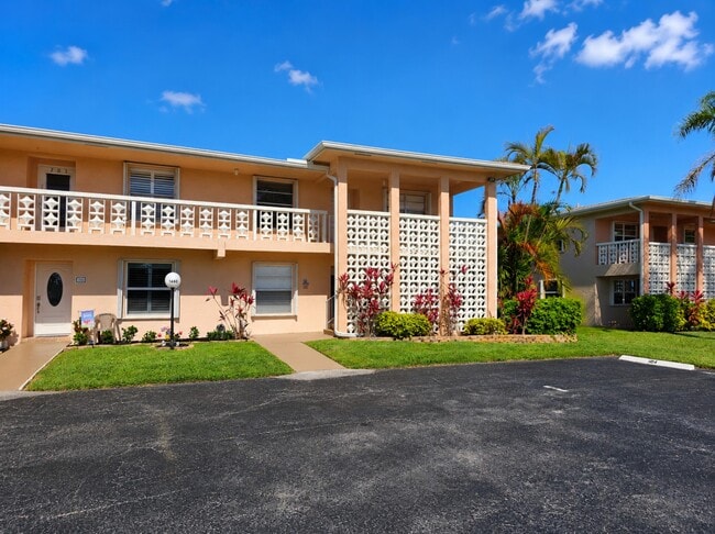 Building Photo - 1440 NW 20th Ave