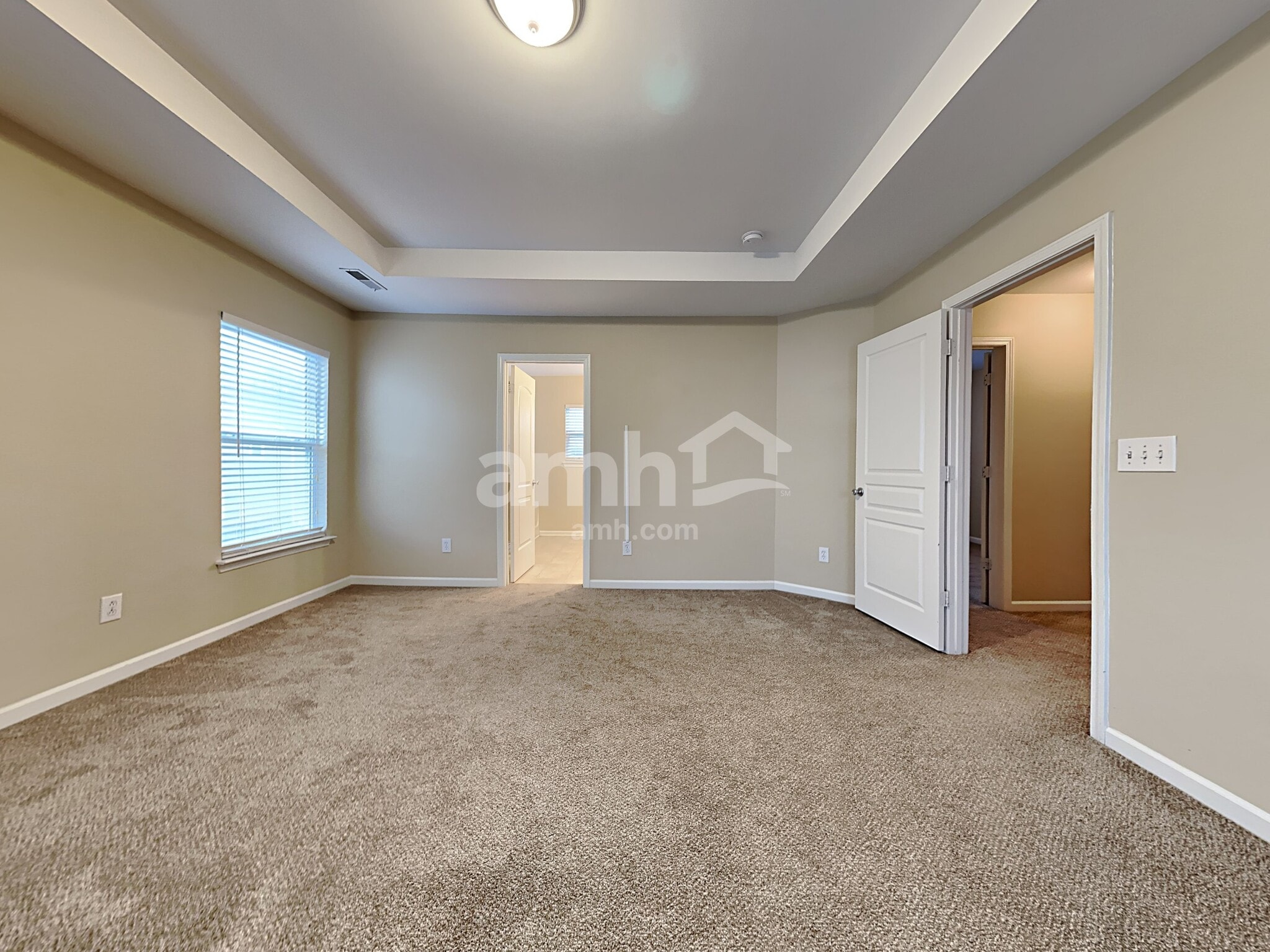 Building Photo - 8821 Shadowglen Dr