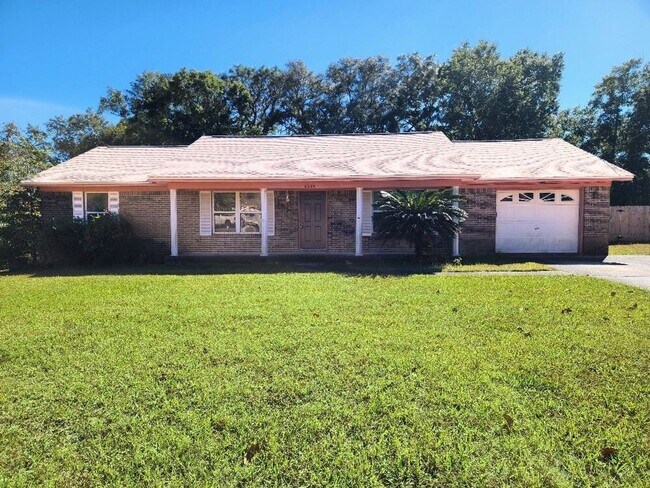 Building Photo - Open Floorplan, 3BD/3Bath with a Huge Sunr...