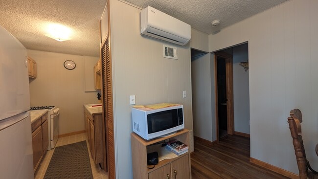 Building Photo - 1321 S Darling Dr NW