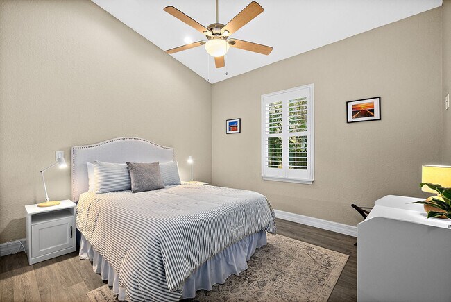 Building Photo - 104 Cedar St