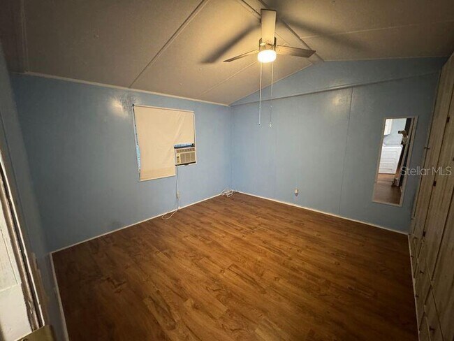 Building Photo - 7920 Sunrunner Dr