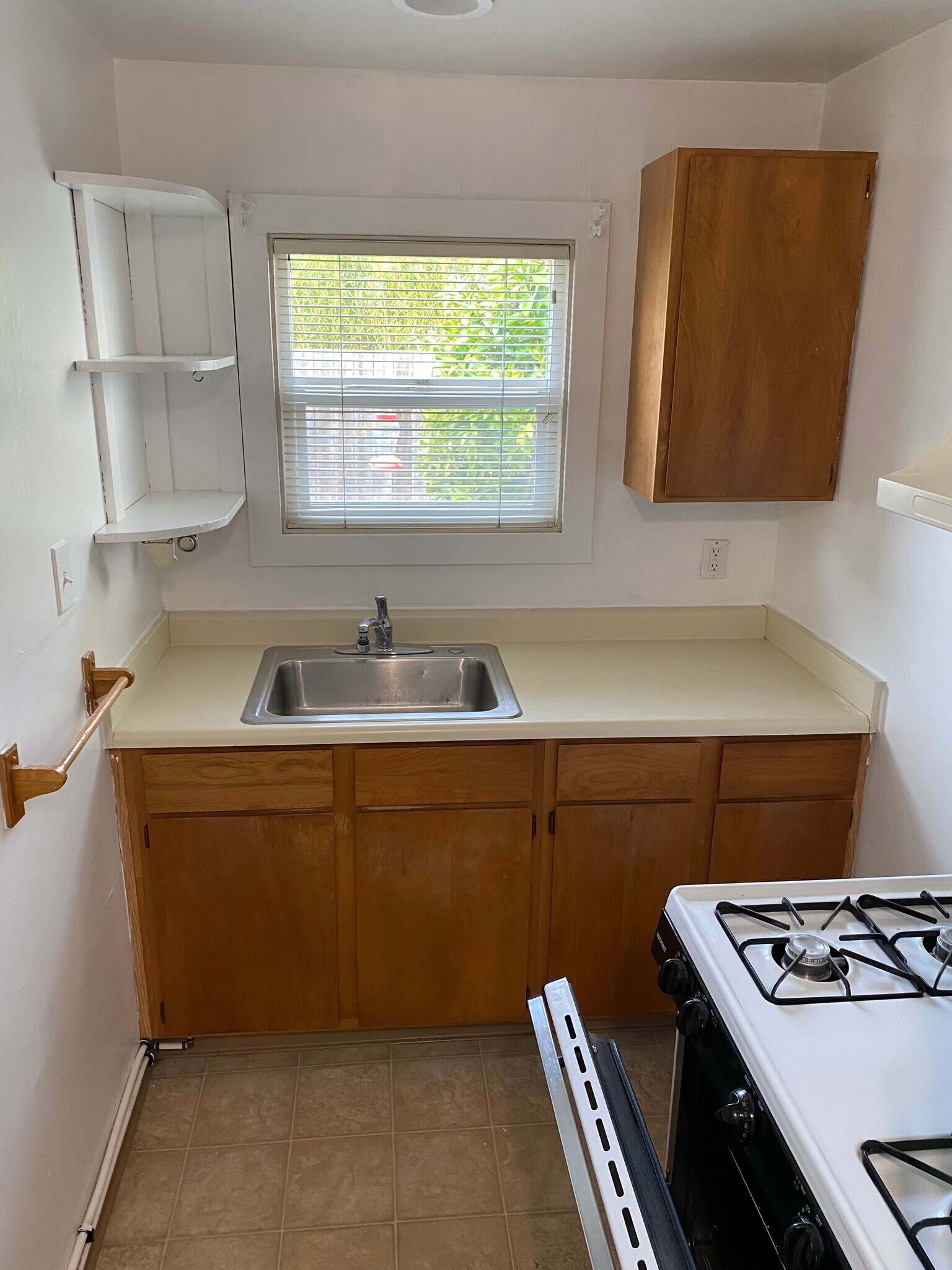 Building Photo - 410 Carrillo St