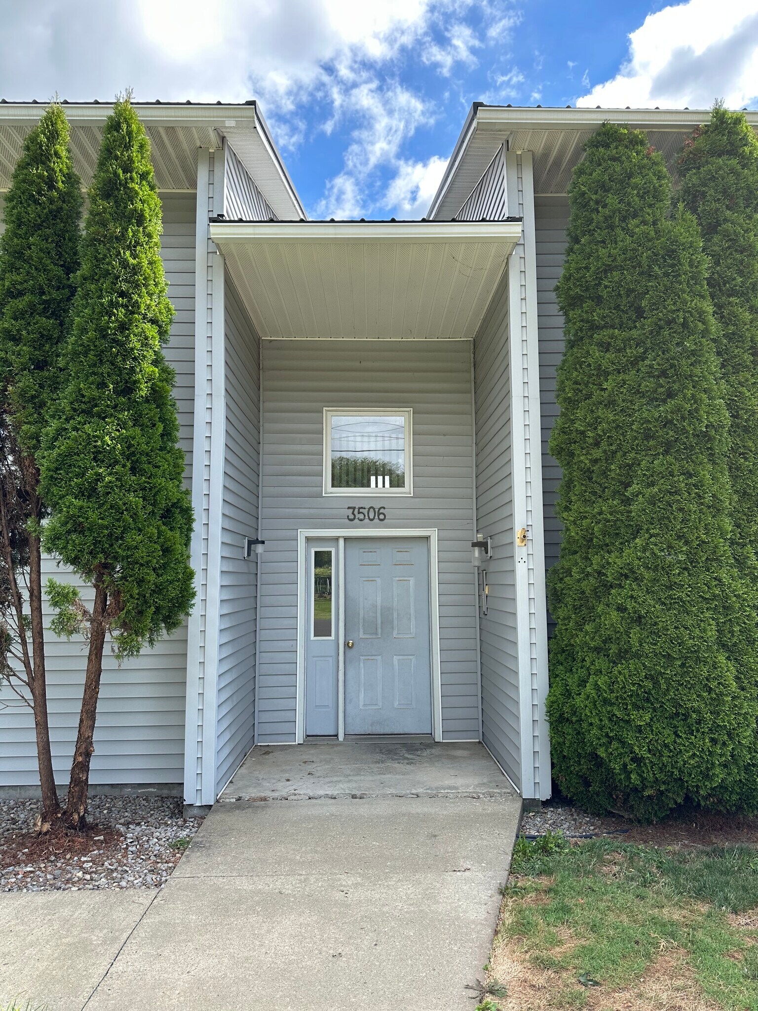 Building Entrance - 3506 Kentucky Ave