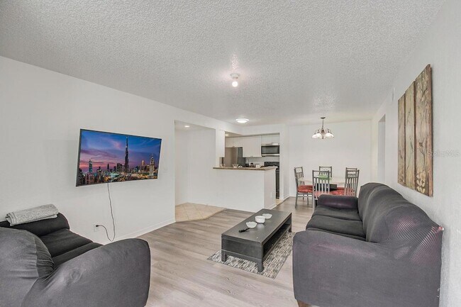 Building Photo - 582 Good Life Wy