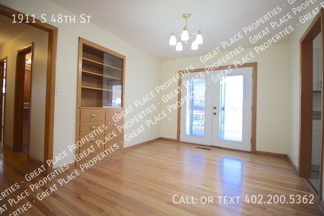 Building Photo - 1911 S 48th St