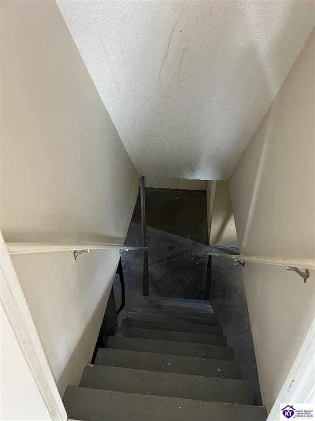 Building Photo - 1709 Cliff Ridge Ct