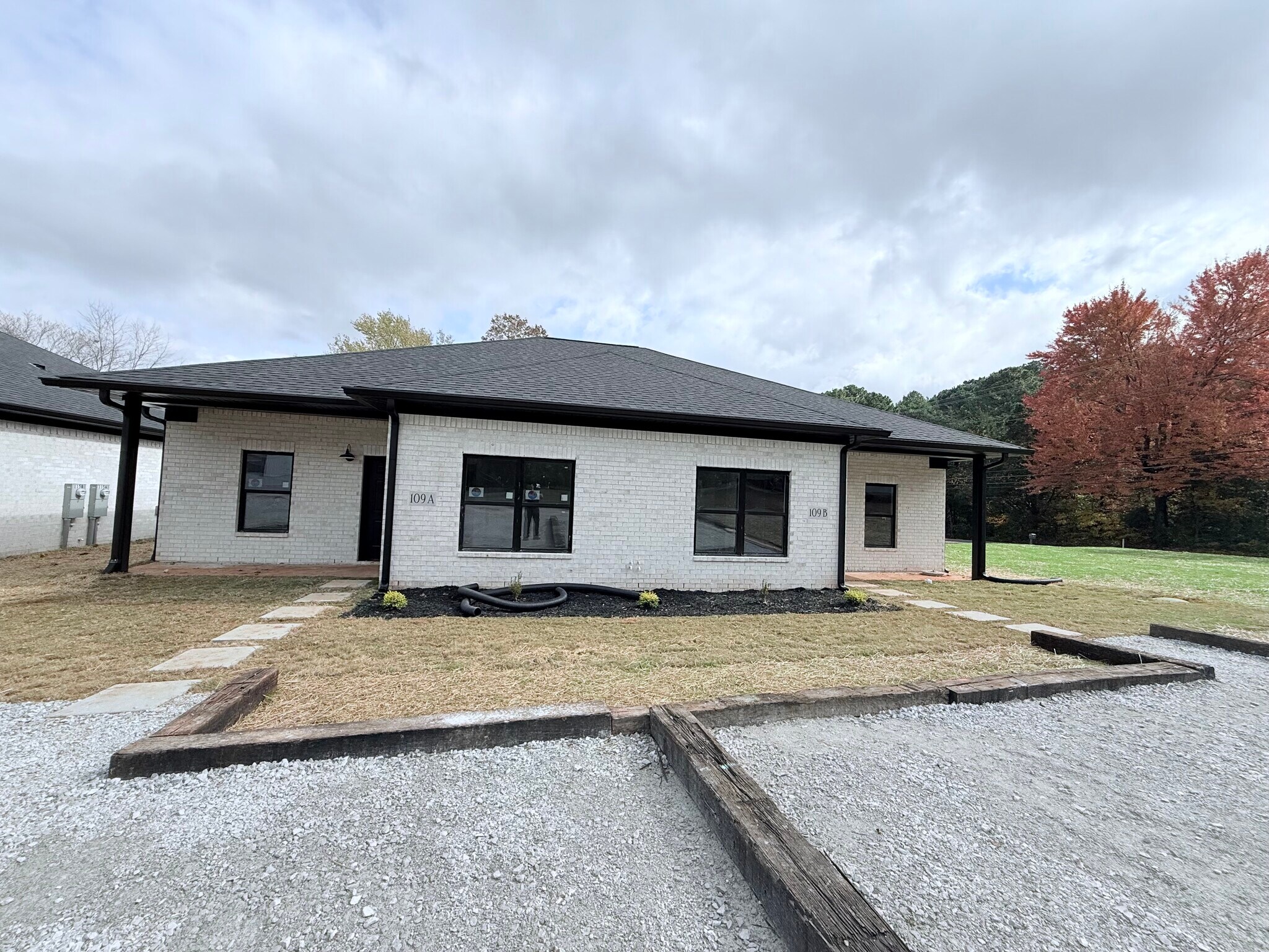 Building Photo - 1515 Jordan Rd