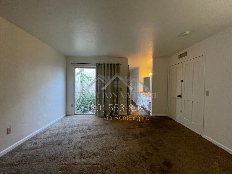 Building Photo - 2149 E Alameda Dr