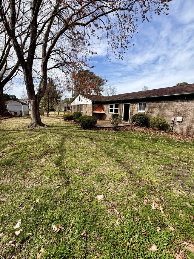 Building Photo - 5667 Heathwood Ct