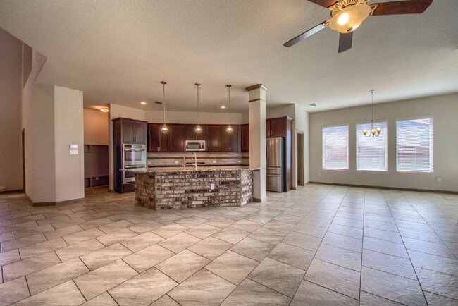 Building Photo - ****Go Big, Then Come Home to Comfort and Style!****
