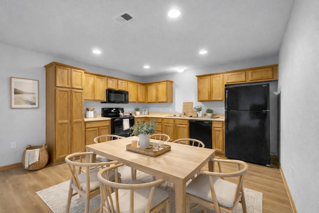 Building Photo - 3BR/2BA Home for Rent in Grain Valley, MO 64029 | Fenced Yard | Fireplace | Garage | Pet-Friendly