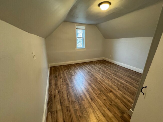 Building Photo - Charming 5BR Home in the Heart of Pittsbur...