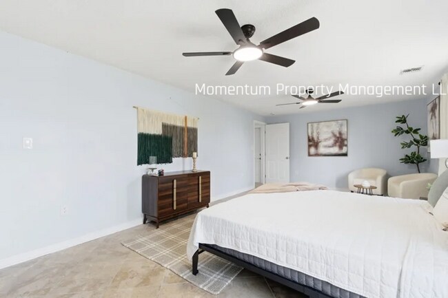 Building Photo - Gorgeous 4 Bedroom in Dunedin! Full Upgraded w/ a Pool!! Don't Miss Out!!