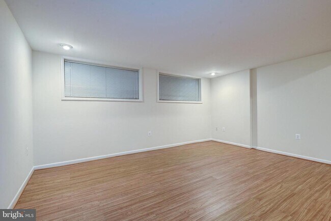 Building Photo - 1502 Farsta Ct