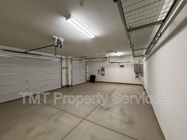 Building Photo - 9554 Sauterne Way