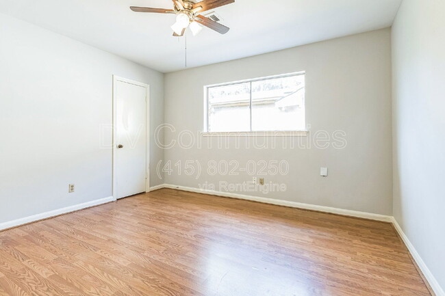 Building Photo - 13331 Villagrove Dr