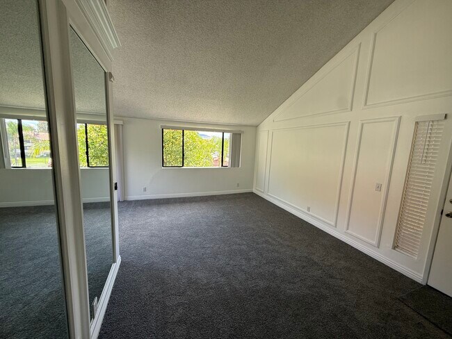 Building Photo - 28015 Sarabande Ln