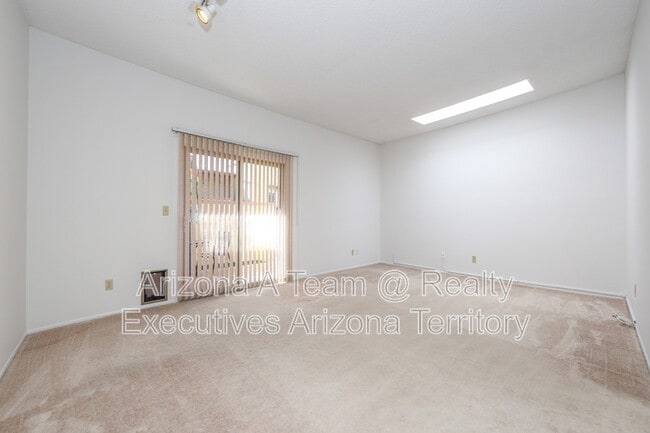 Building Photo - 8178 E Rivenoak Cir