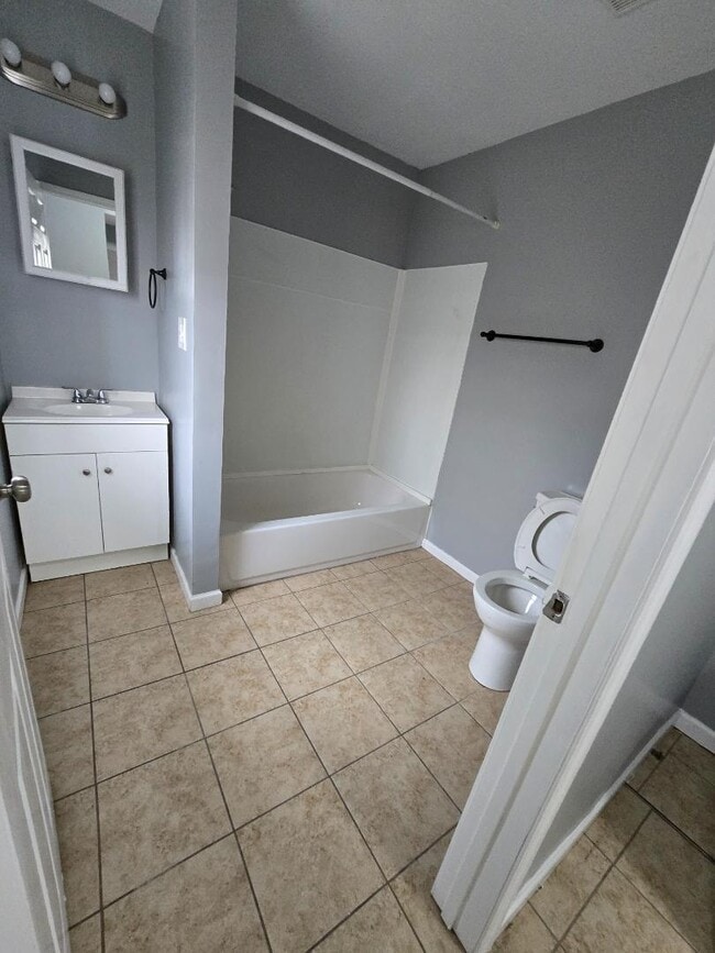 Building Photo - 148 N Dade Ave