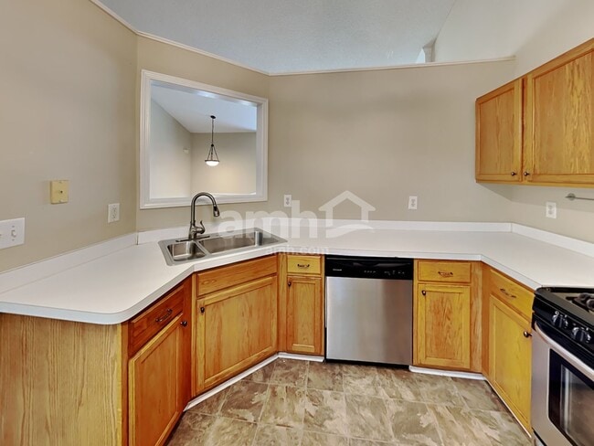 Building Photo - 375 Bass Way NW