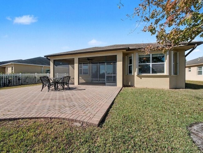 Building Photo - 12115 SW Bennington Cir