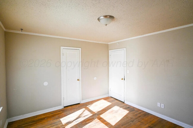 Building Photo - 1501 S Avondale St