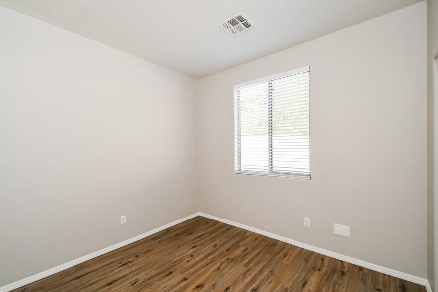 Building Photo - 7014 E Kiva Ave