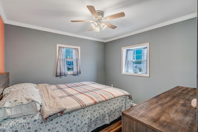 Building Photo - 28 S Los Angeles Dr