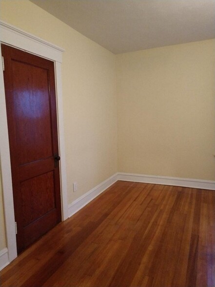 Building Photo - 362 Pearce St