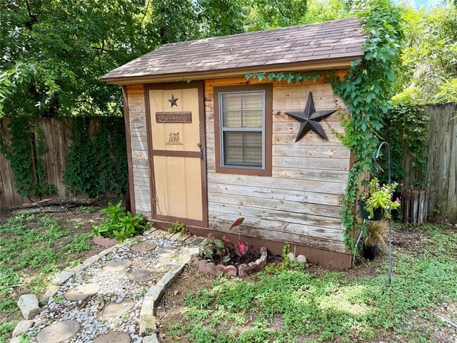 Building Photo - 13304 Saddlebrook Trl