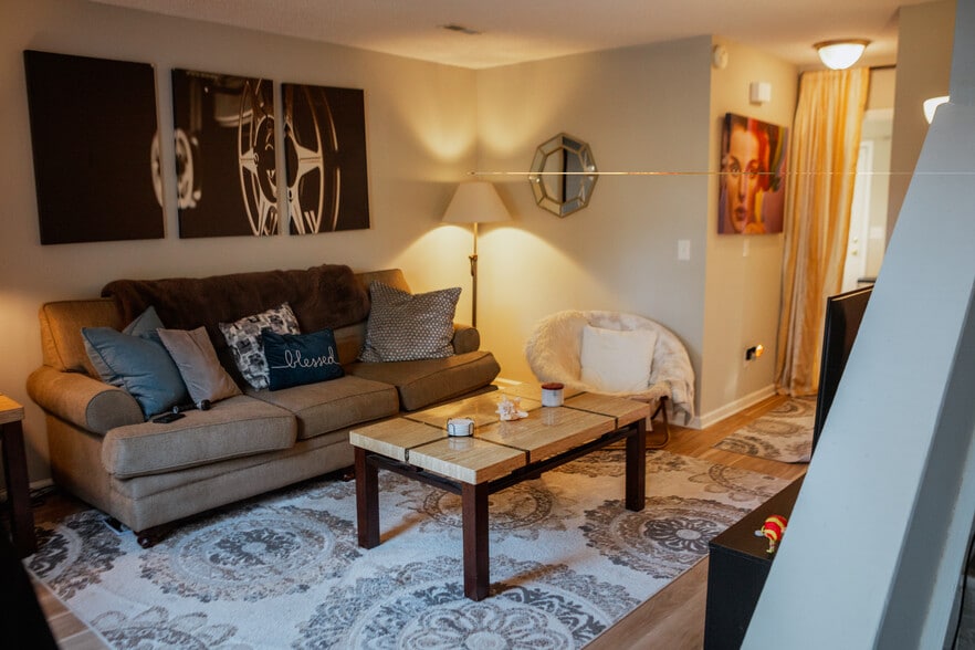 Building Photo - 199 Kristin Dr