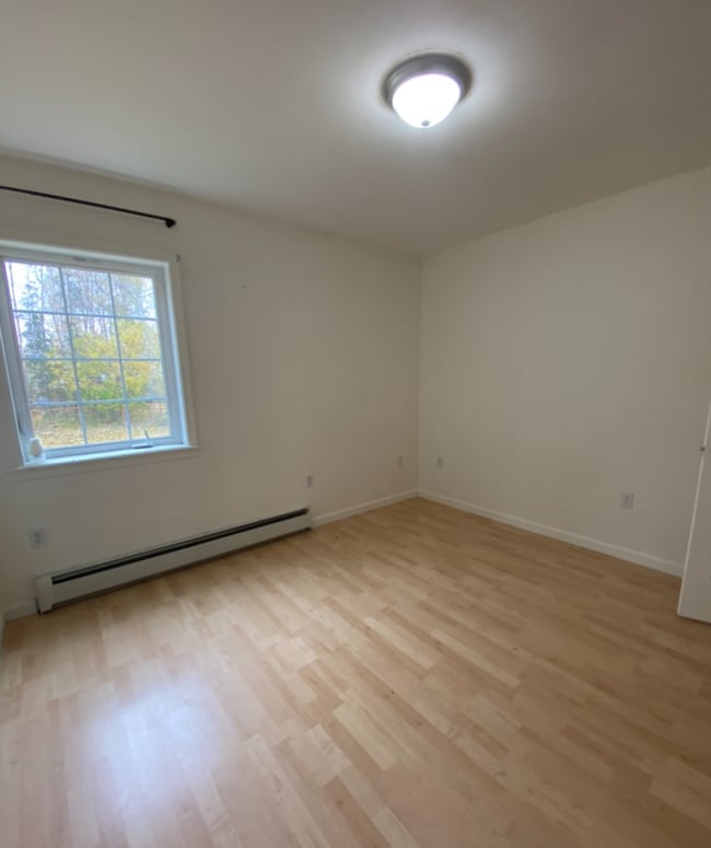 Building Photo - Fantastic 5 bedroom, 2.5 bath with an oversized 2 car garage, home on a private Acre, for rent ac...