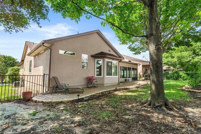 Building Photo - 409 Rio Grande Loop