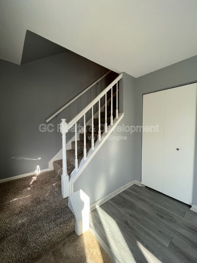 Building Photo - 12 Wild Rose Ct