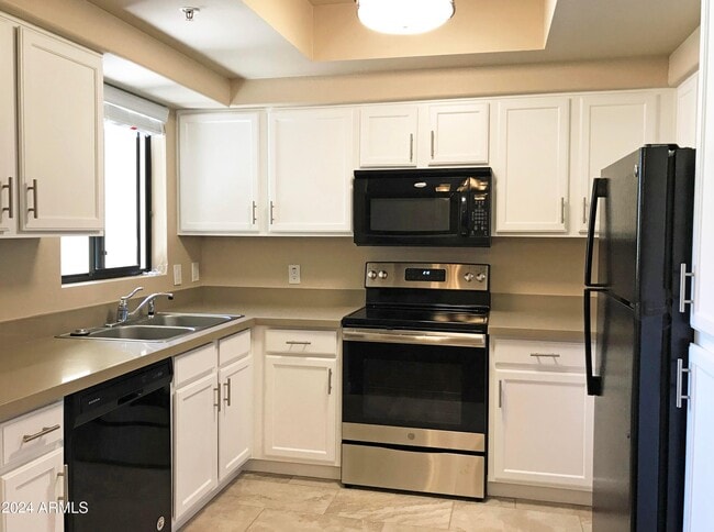 Building Photo - 7575 E Indian Bend Rd