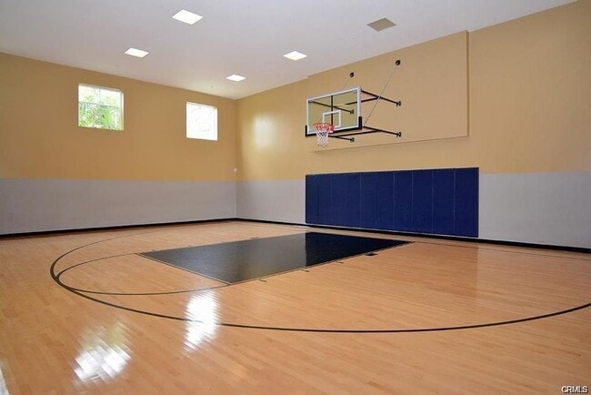 Indoor basketball court - 1102 Scholarship