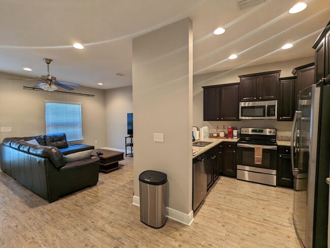 Building Photo - 8776 Brown Pelican Cir