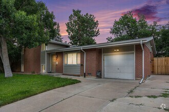 Building Photo - Charming 3-Bedroom Home – Perfect for Comf...