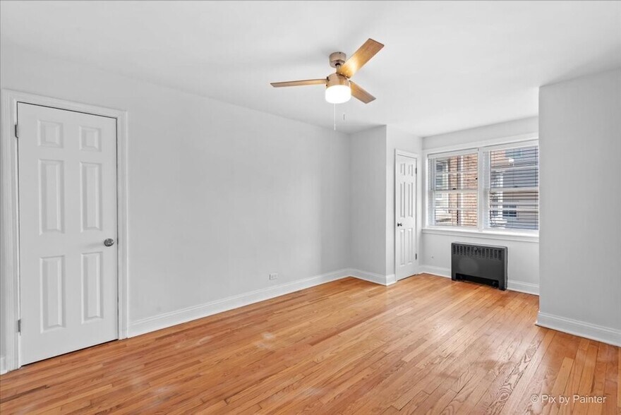 Building Photo - 2719 W Berwyn Ave