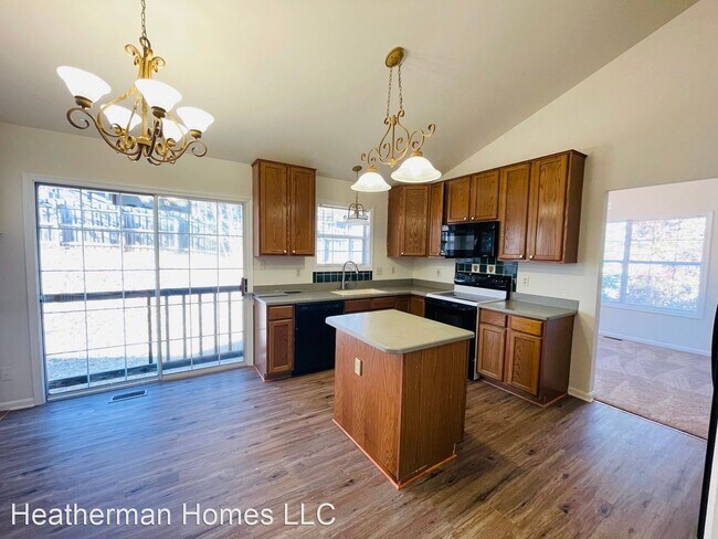 Building Photo - 4 br, 2.5 bath House - 9 Emerson Ct