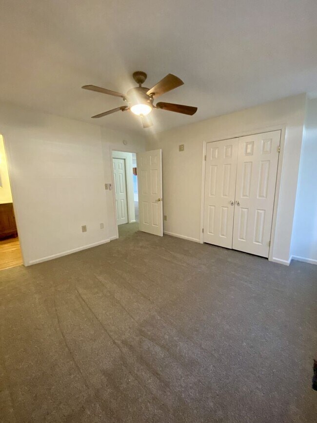 Building Photo - GHENT